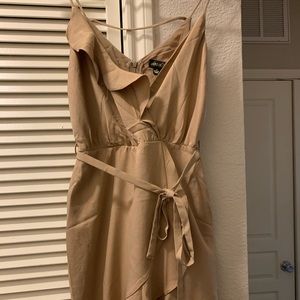 Vici Falling for you Ruffle Wrap in Tan